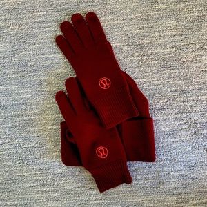 Lululemon wool beanie hat and gloves set
